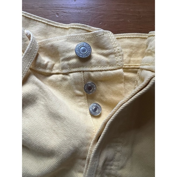 Levi's 501 Yellow Cut Off Jean Frayed Button fly Shorts 31 - Picture 6 of 9